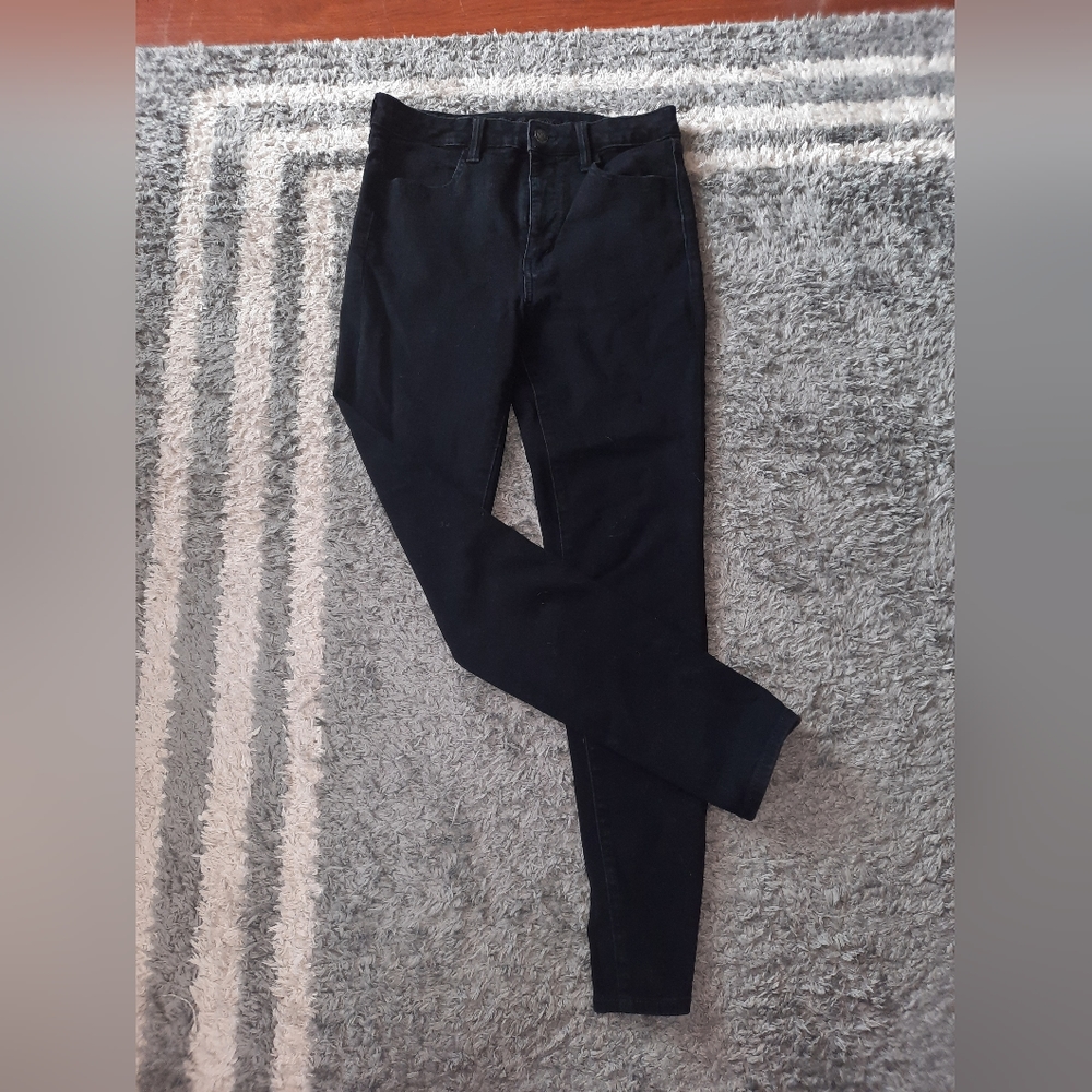 Black skinny jeans